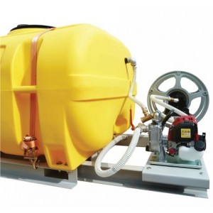 Cuve d'arrosage CEMO  2 000 litres équipée sur plateau, pompe thermique Honda Cuve d'arrosage CEMO  2 000 litres équipée sur plateau, pompe thermique Honda