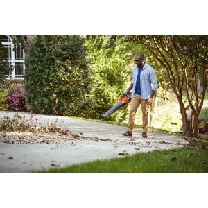 Souffleur Husqvarna 230IB Pack Accu 4AH + Chargeur C80 Souffleur Husqvarna 230IB Pack Accu 4AH + Chargeur C80